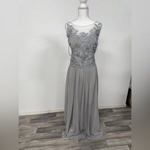 Elegant Sleeveless Gray Embroidered Evening Dress